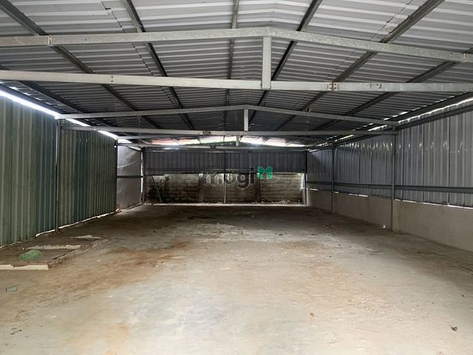 Hình ảnh Kho 10x20m, trần cao 4m Gần cầu Sài Gòn
