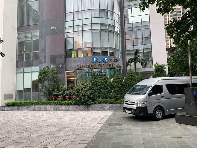 Hình ảnh Bán đất mặt phố Khúc Thừa Dụ, DT: 324 m2, MT: 32 m, căn góc 2MP giá TT