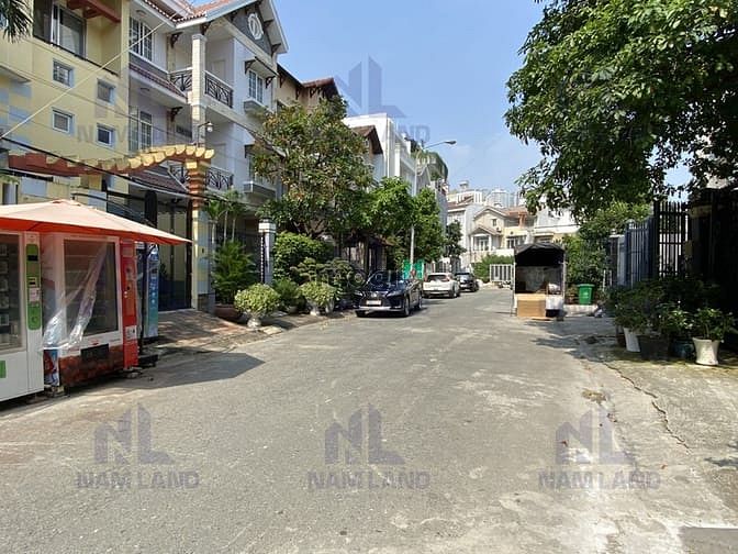 Hình ảnh Cho thuê Biệt thự đường 27, P Bình An, Q2 có hầm