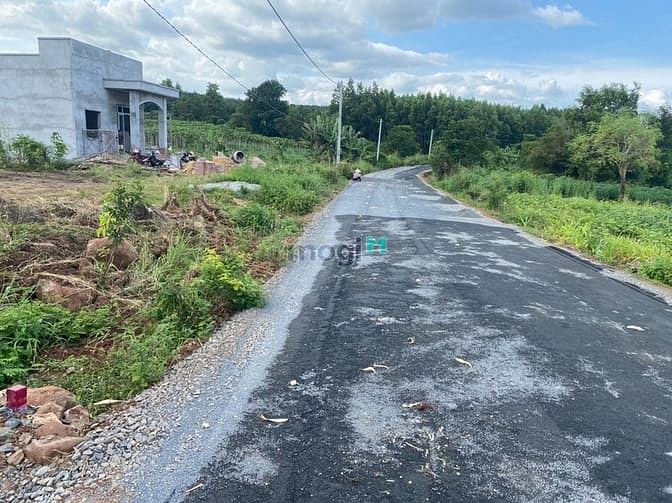 Hình ảnh Chính chủ gửi bán lô đất thổ cư Đá Bạc view suối Đá Bạc chỉ 650tr