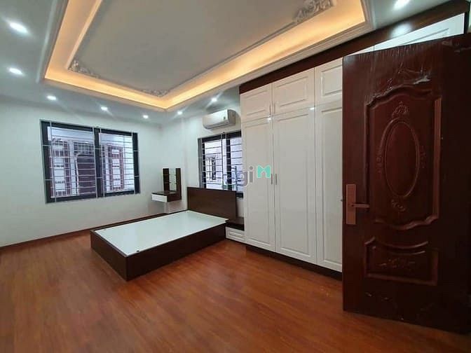 Hình ảnh Đông ngạc 5 tầng ô tô đõ cổng 2.8 tỷ