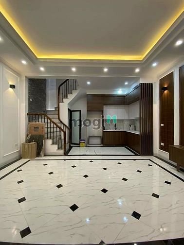 Hình ảnh Đông ngạc 5 tầng ô tô đõ cổng 2.8 tỷ
