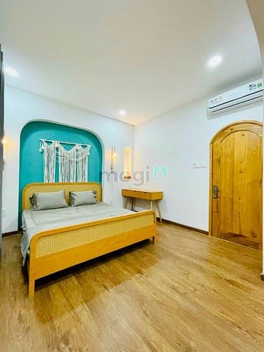 Hình ảnh Bán Gấp căn nhà 5 tầng Mặt tiền Phan Văn Trị Q5