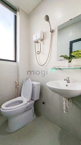 Hình ảnh Studio bancon thoáng giá rẻ Full NT Q7