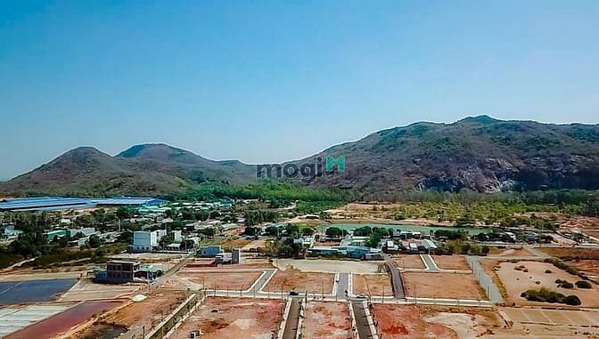 Hình ảnh cần bán gấp lô đất huyện Long Điền,sát QL 44A,có sổ hồng riêng