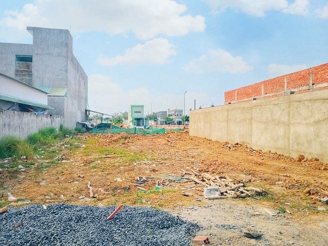 Hình ảnh bán 2 lô đất liền kề 10x20=200m2, đối diện KCN PONYEN 2