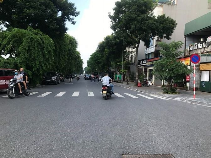 Hình ảnh Cần bán gấp mảnh đất đẹp kinh doanh đỉnh mặt phố Việt Hưng, Long Biên