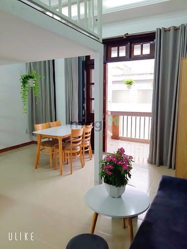 Hình ảnh phòng đẹp thoáng mát, bancol lớn quận phú nhuận
