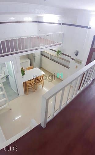 Hình ảnh phòng đẹp thoáng mát, bancol lớn quận phú nhuận