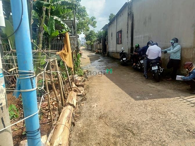 Hình ảnh Bán gấp lô đất 2MT đường 9/4 TP Long Khánh giá chỉ 14tr/m2 SHR giá tốt