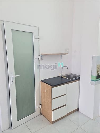Hình ảnh Mb6623 nạp rút nhanh chóng có ban công, Q10,cách mạng tháng 8