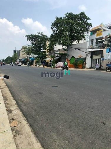 Hình ảnh Quận Tân Phú Sát mặt tiền Tô Hiệu ngang 4 mét
