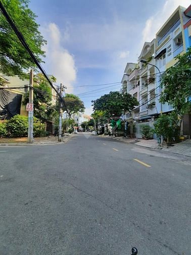Hình ảnh Nhà mặt tiền (4x20m) đường 16m KDC Bình Phú, chỉ 9.55 tỷ