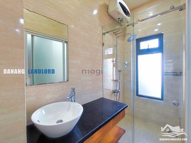 Hình ảnh Nhà cho thuê 4PN gần biển Phạm Văn Đồng - B226