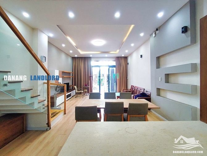 Hình ảnh Nhà cho thuê 4PN gần biển Phạm Văn Đồng - B226