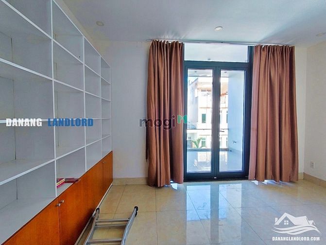 Hình ảnh Nhà cho thuê 4PN gần biển Phạm Văn Đồng - B226