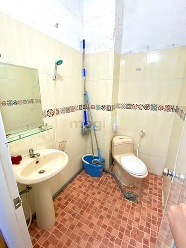 Hình ảnh Cho thuê chdv 2PN ngay D2 ( Nguyễn Gia Trí) gần  Hutech
