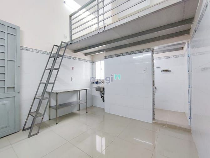 Hình ảnh Sạch sẽ , an ninh trật tự , bãi xe rộng rãi