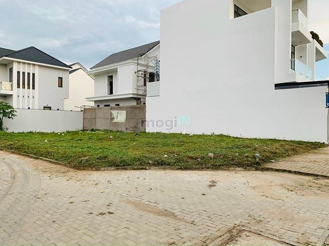 Hình ảnh Bán nền biệt thự góc 2 mặt tiền đs 7 và đường 2C KDC Nam Long