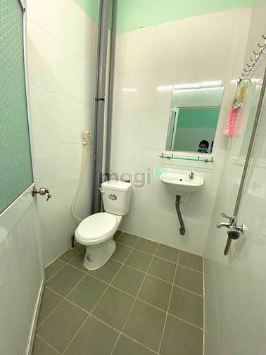 Hình ảnh Cho thuê chdv 2PN có ban công rộng 60m2