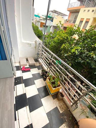 Hình ảnh Cho thuê chdv 2PN có ban công rộng 60m2