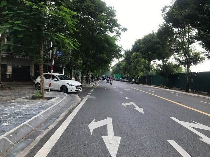 Hình ảnh Cần bán gấp lô đất đấu giá đẹp mặt đường Phúc Lợi 21m