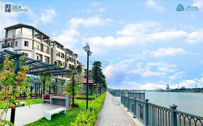 Hình ảnh Bán nhà thị trấn Bến Lức. cách tp.hcm 7,5km. diện tích 6x16 4 lầu