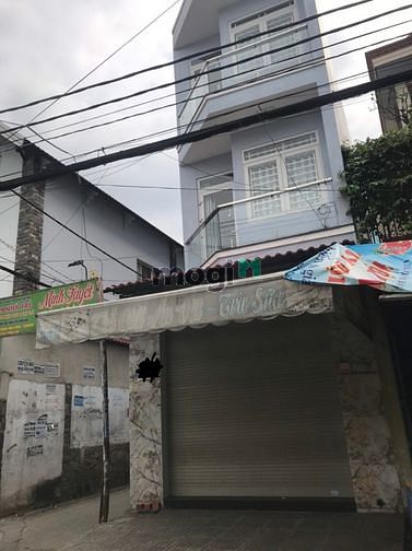 Hình ảnh Căn góc đối diện trường tiểu học