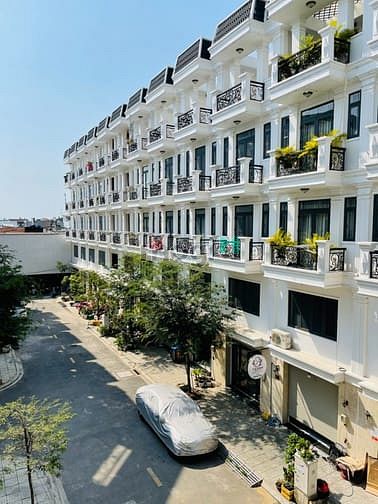 Hình ảnh Nhà 5 tầng ngay Lê Thị Riêng_DT 250m2_SHR