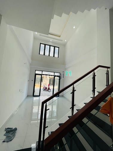 Hình ảnh Nhà 5 tầng ngay Lê Thị Riêng_DT 250m2_SHR