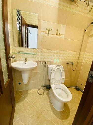 Hình ảnh Phòng trọ mới tinh, có ban công/cửa sổ, nội thất cơ bản, gần chợ