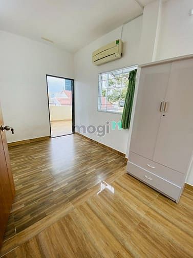 Hình ảnh Phòng trọ mới tinh, có ban công/cửa sổ, nội thất cơ bản, gần chợ