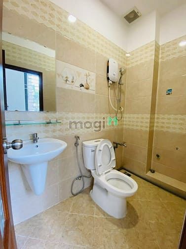 Hình ảnh Phòng trọ mới tinh, có ban công/cửa sổ, nội thất cơ bản, gần chợ