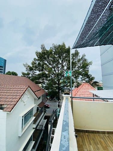 Hình ảnh Phòng trọ mới tinh, có ban công/cửa sổ, nội thất cơ bản, gần chợ