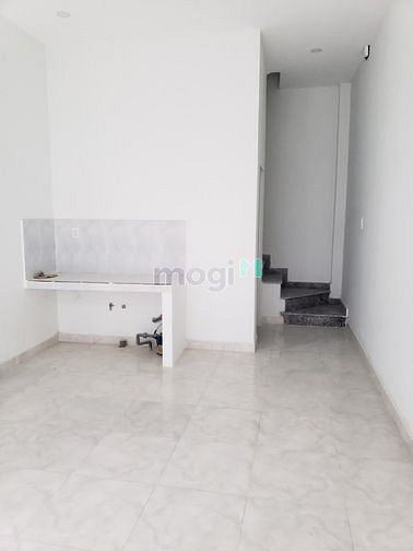 Hình ảnh Nhà nguyên căn 2 lầu 1 trệt 1 sân  thượng