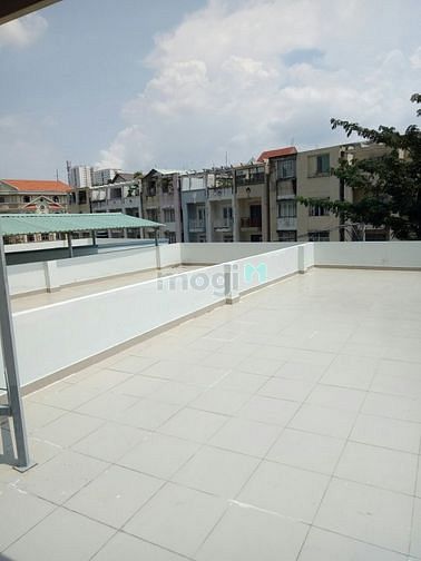 Hình ảnh Nhà nguyên căn 2 lầu 1 trệt 1 sân  thượng