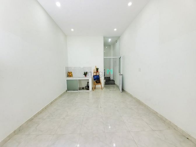 Hình ảnh Nhà nguyên căn 2 lầu 1 trệt 1 sân  thượng