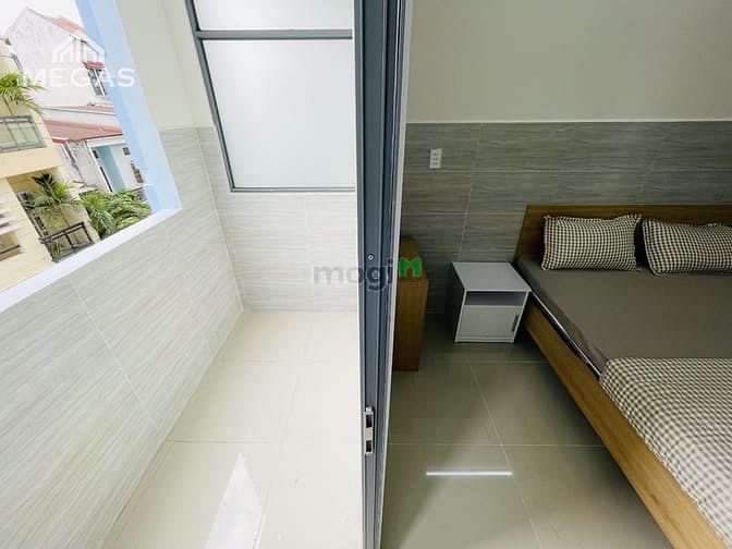 Hình ảnh CHDV tại Bình Thạnh có ban công cực kì thoáng mát