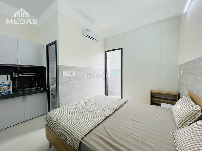 Hình ảnh CHDV tại Bình Thạnh có ban công cực kì thoáng mát