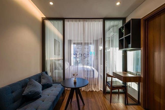 Hình ảnh 1 phòng ngủ cửa sổ lớn - chỉ tính tiền điện