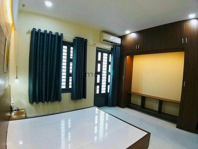 Hình ảnh Bán Nhà mặt tiền đường gần Phạm Văn Đồng