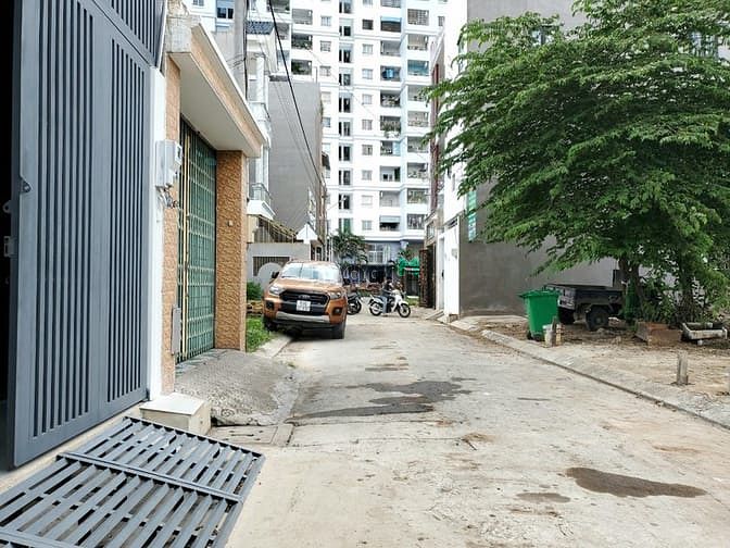 Hình ảnh Đất đẹp! 70m2 Hẻm xe hơi 7m sau lưng chung cư sunview, KDC đồng bộ. Gi