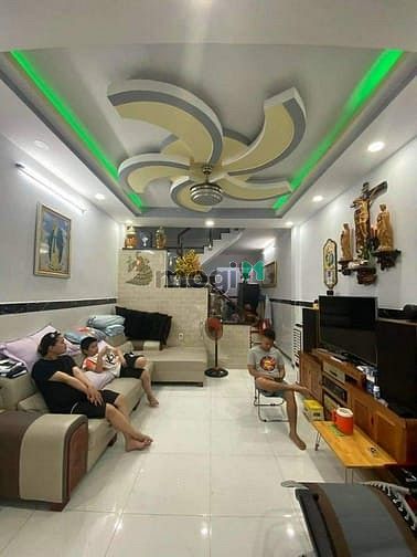 Hình ảnh Xe hơi tránh nhau, nhà ĐẸP Phạm Văn Chiêu bán GẤP