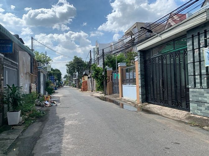 Hình ảnh Bán 255m2 nhà cấp 4 đang cho thuê đất full thổ cư mt hẻm xe hơi 8m