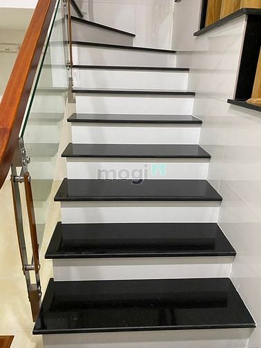 Hình ảnh Nhà 3 lầu trong khu chung cư An Gia Garden diện tích 5x25