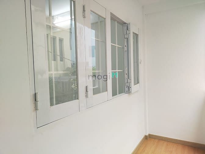 Hình ảnh Nhà sát mặt tiền, gần BV Bình Dân, Quận 10, 42m2 sử dụng chỉ 3 tỷ 7.