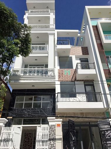 Hình ảnh Bán nhà hoàng cầu 70m x 7T thang máy
