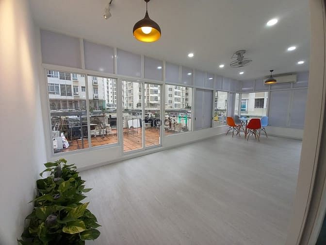 Hình ảnh Bán CH sân vườn vị trí đẹp nhất sky 3,nội thất mới - hình thật 100%