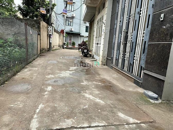 Hình ảnh ĐẤT ĐẸP PHỐ GIA QUẤT – Ô tô đỗ cửa – 72 M2 – 4,2 Tỷ