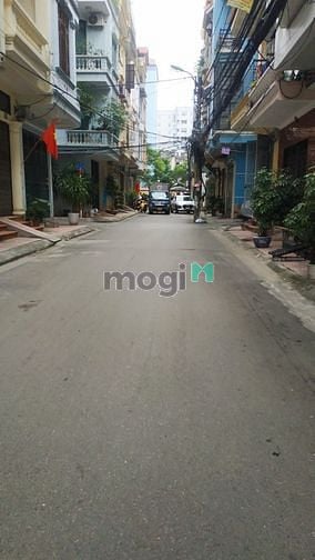 Hình ảnh Bán nhà mặt phố Cầu Giấy - chỉ 10,5 tỷ